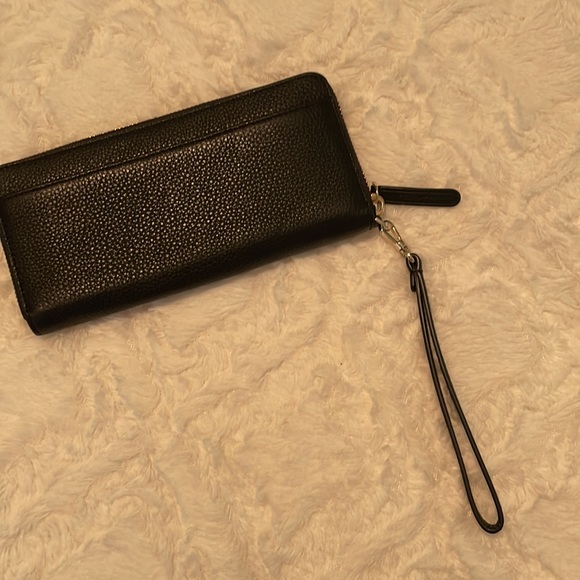 Kate Spade Black Leather Zip Wallet with Wristlet strap! - Picture 7 of 9